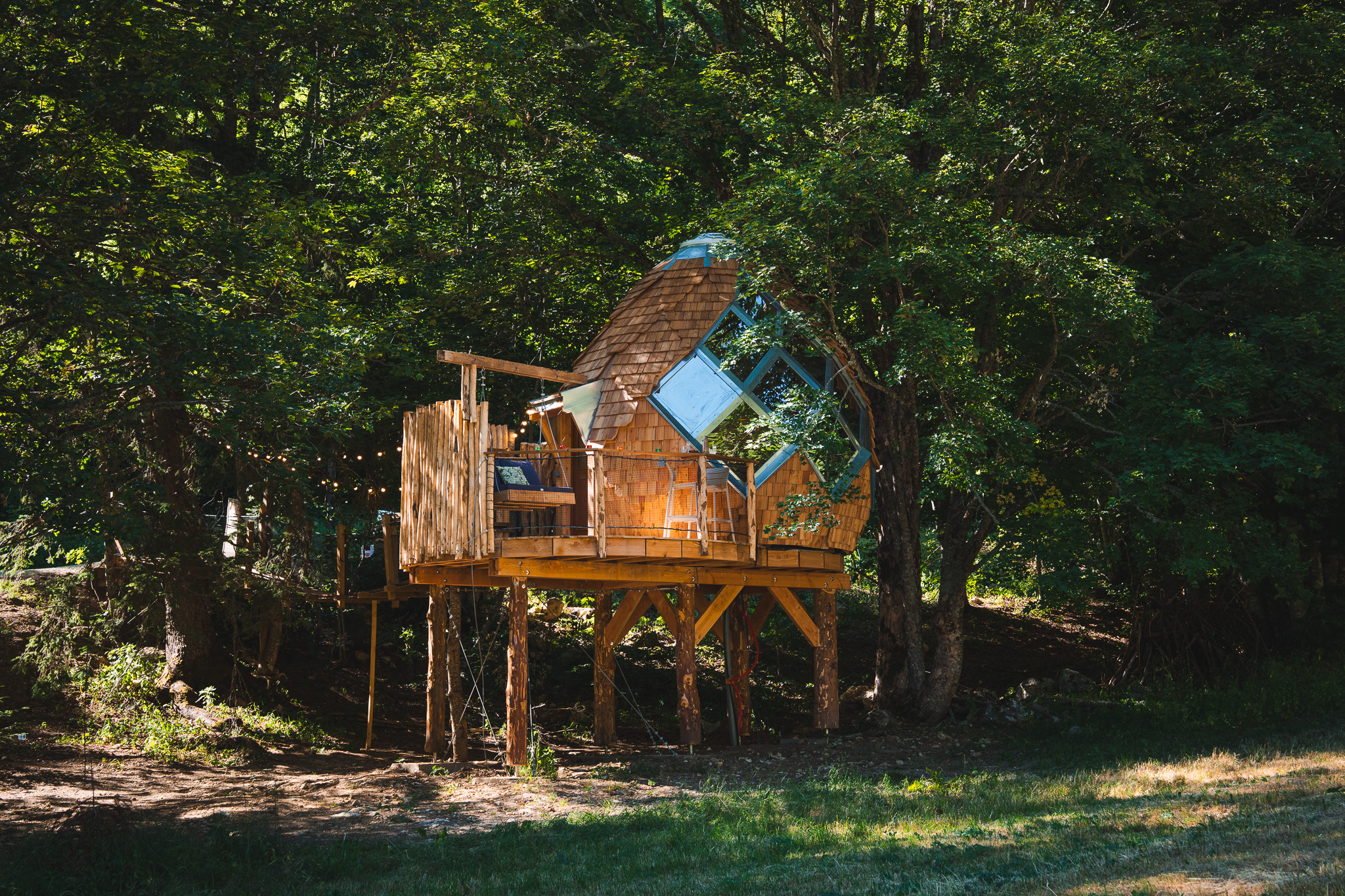 Nuit insolite en amoureux dans une cabane perchée