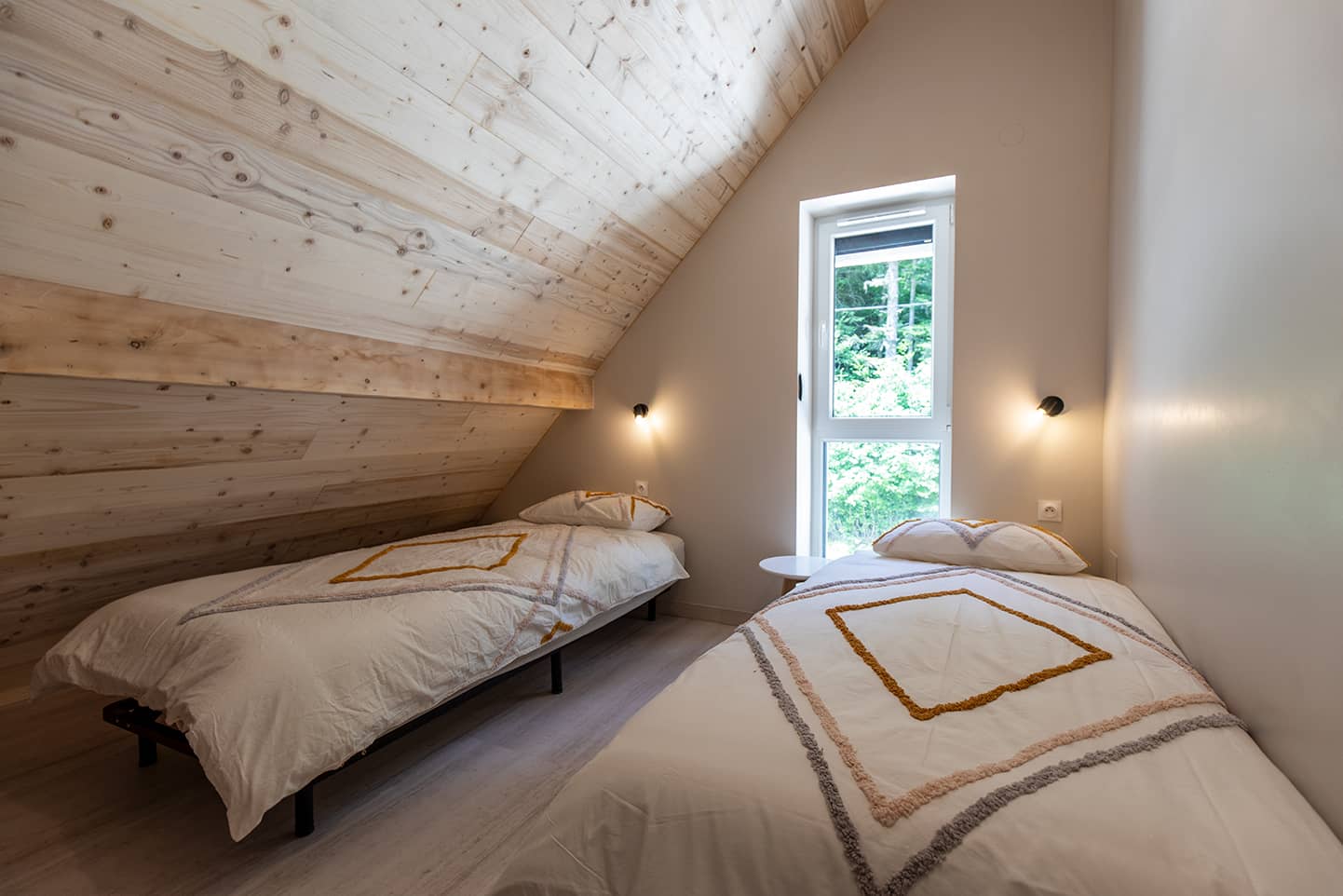 Chambre Feu du gîte La Résilience, dans le Vercors