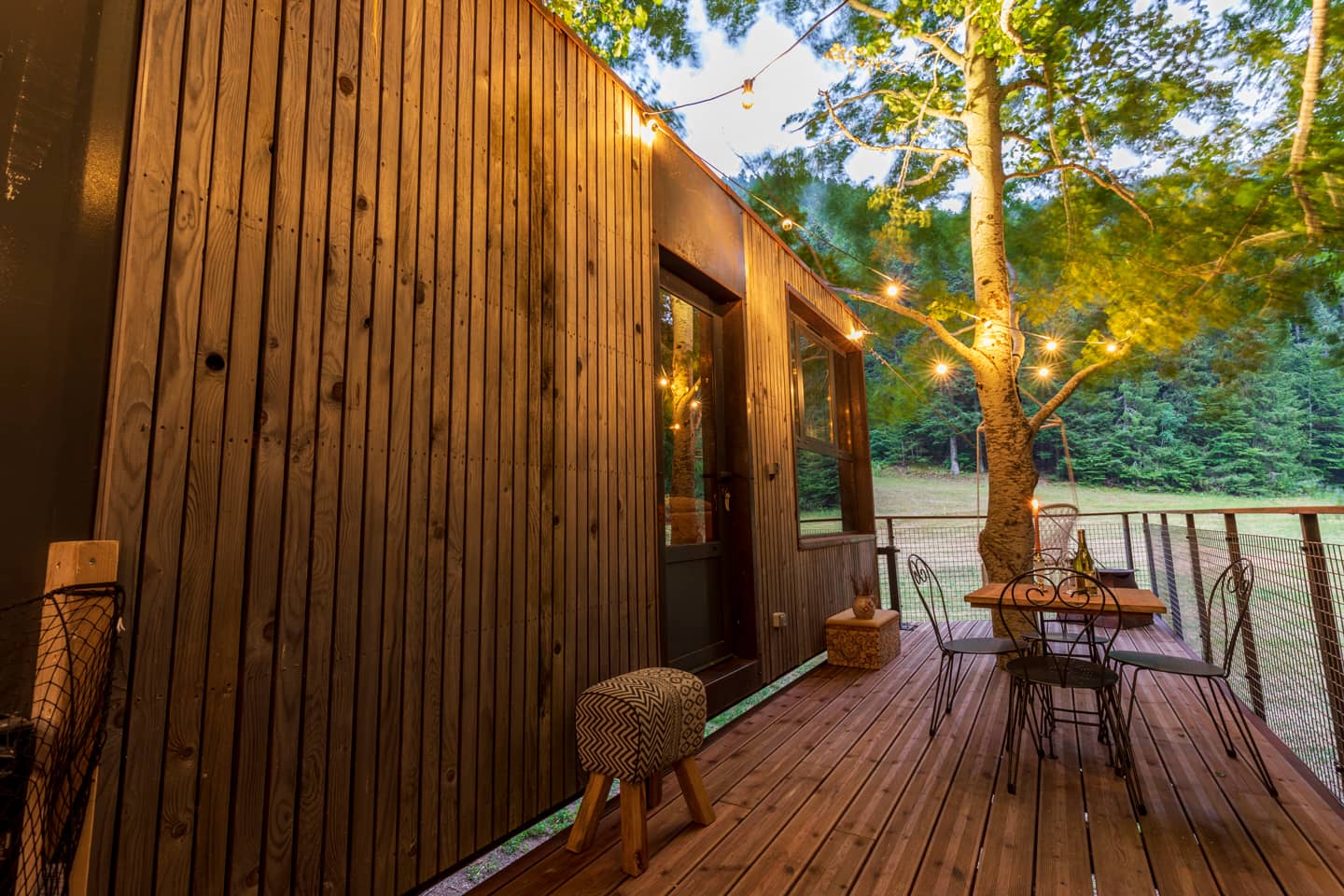 Soirée en cabane perchée à la montagne